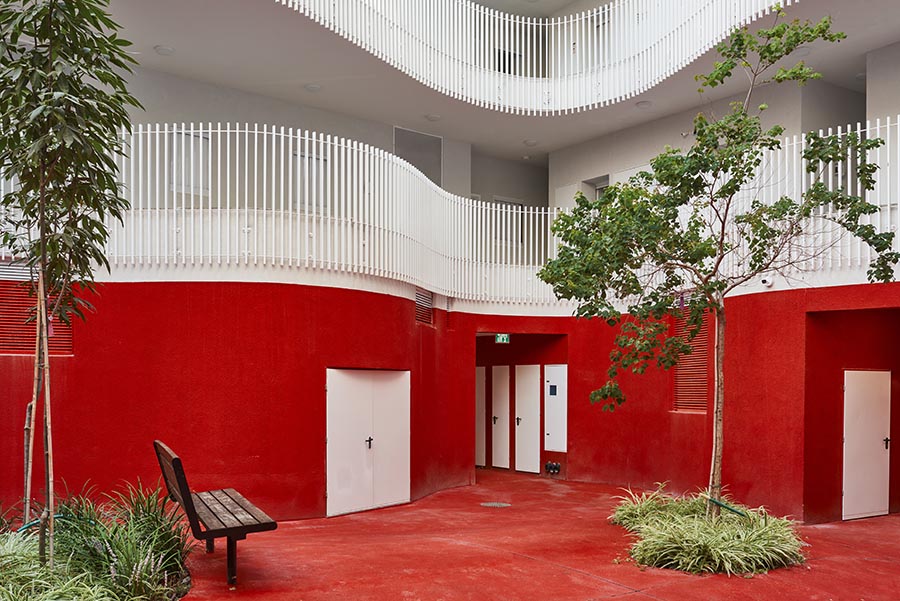 Fein 1 Central HQ Architects, courtyard Photo ©Dor Kedmi