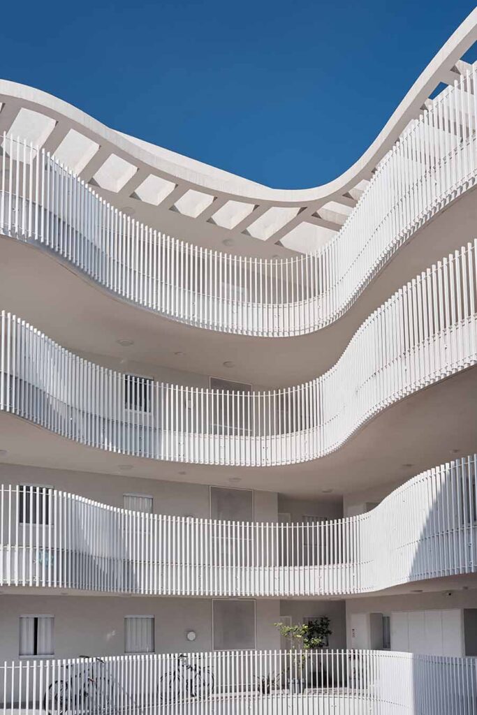 Fein 1 Central HQ Architects, balconies Photo ©Dor Kedmi